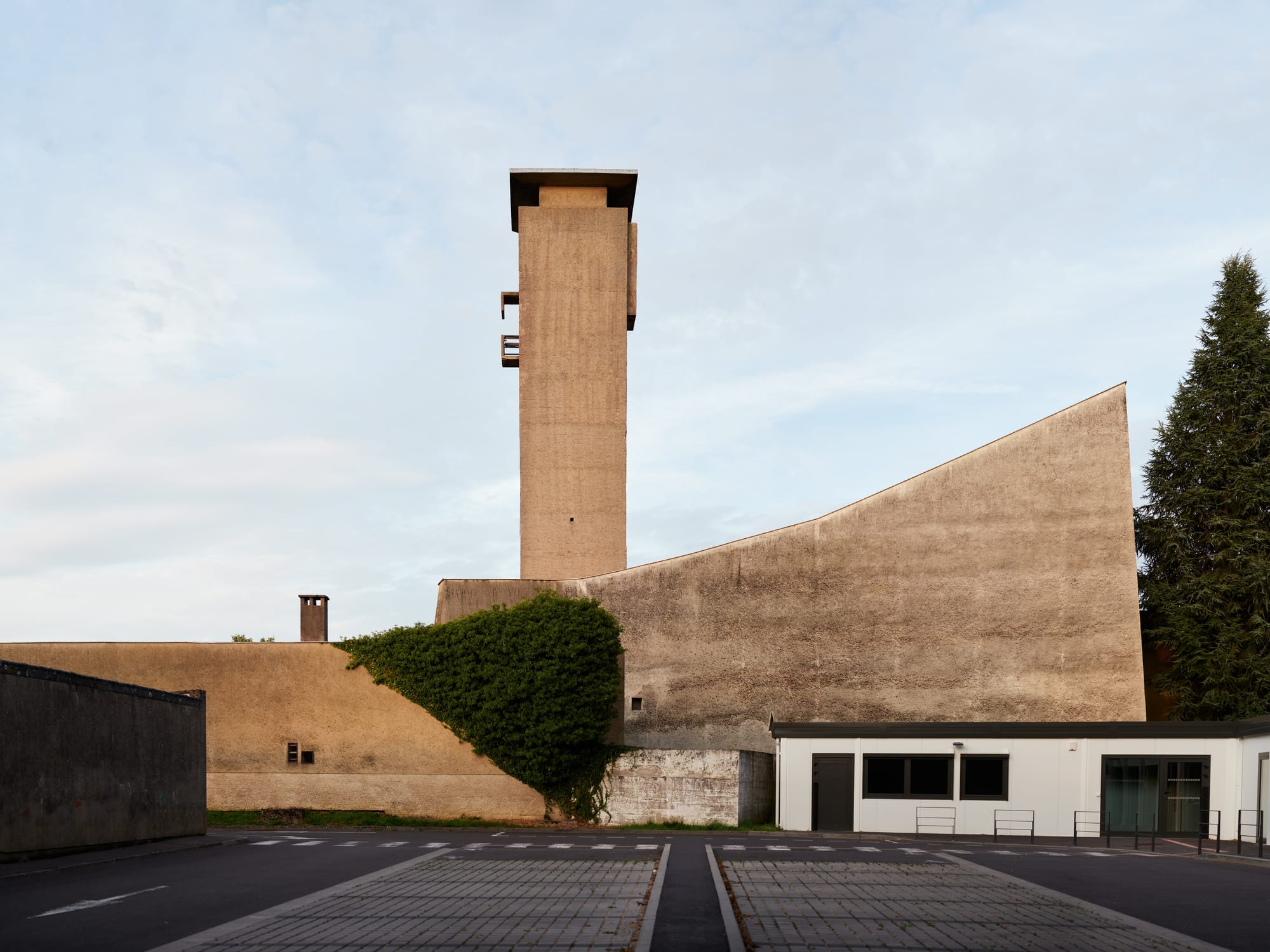 Saint-Martin Church of Maizières-lès-Metz: A Modernist Vision in Concrete and Light